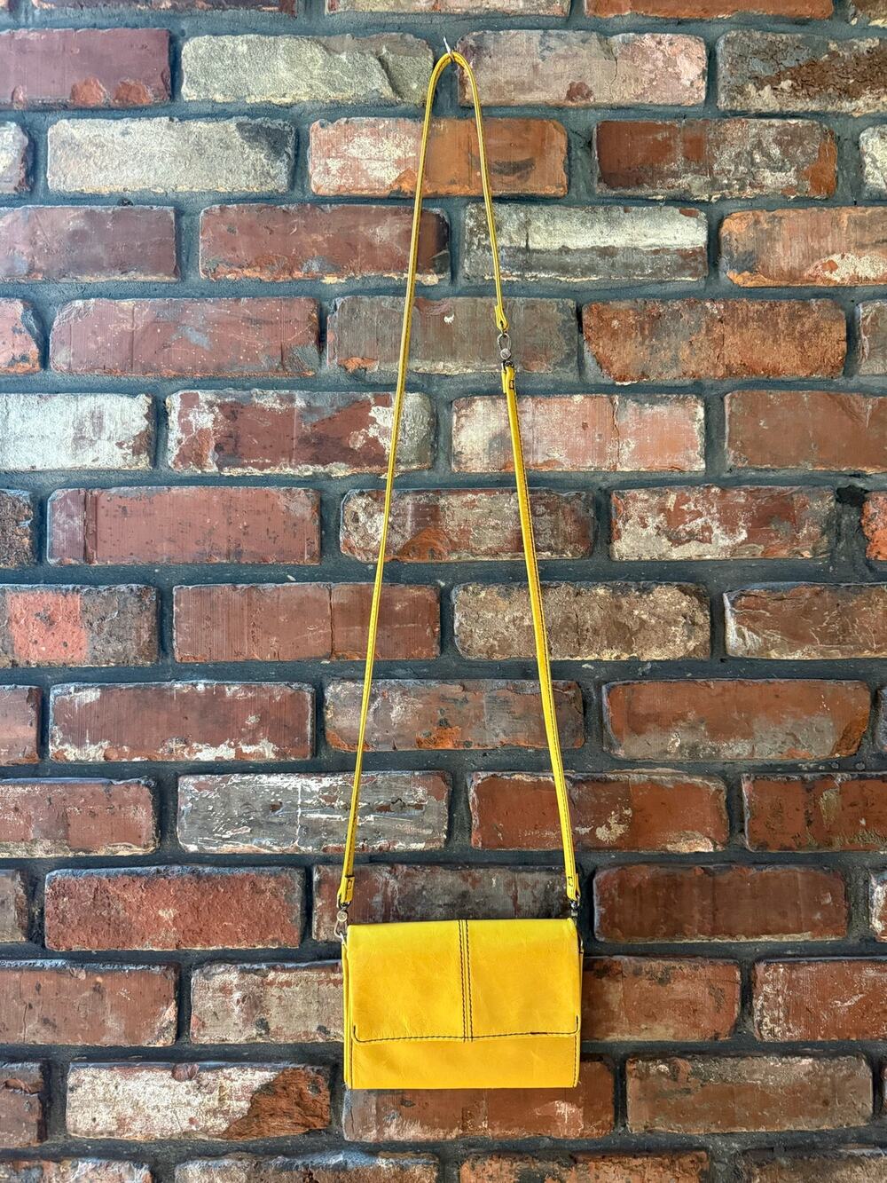 HOBO Jetty Convertible Leather Wallet Crossbody Bag – Sunflower / Mustard Yellow